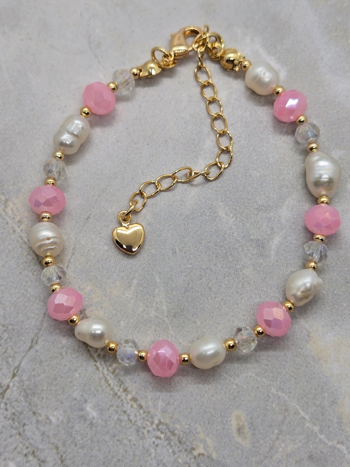Pink and fresh water pearls bracelet