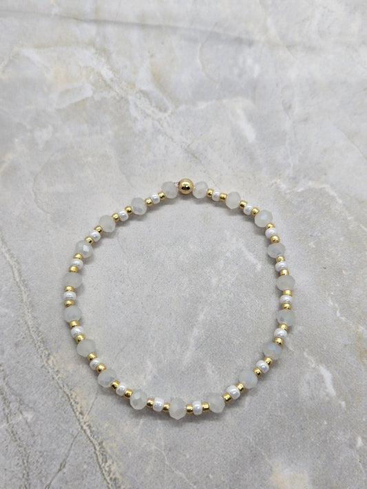 White and gold elastic bracelet 6.5 inch