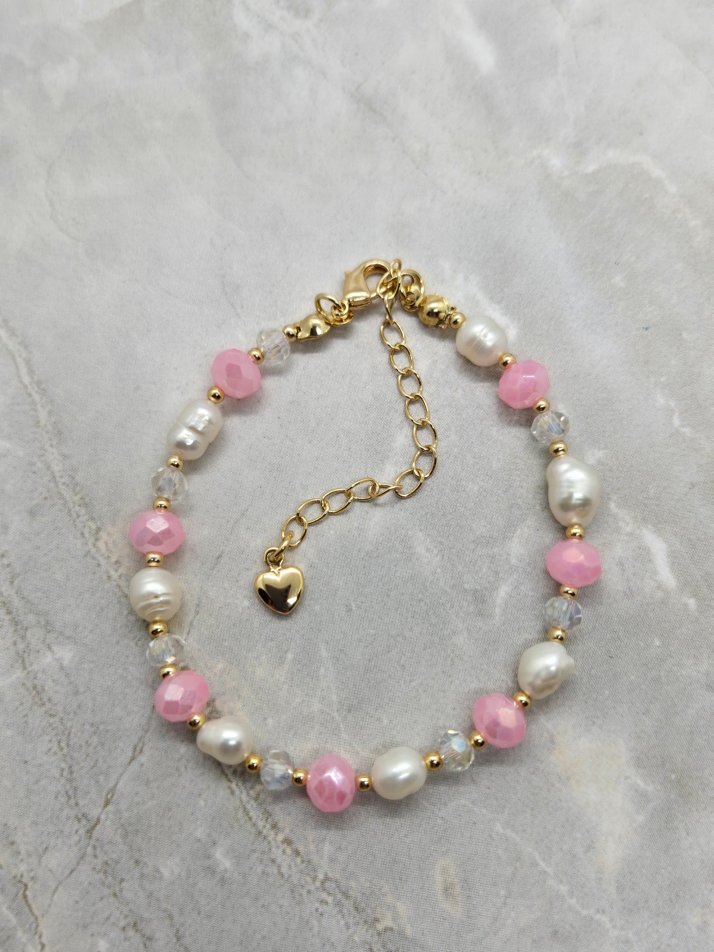 Pink and fresh water pearls bracelet