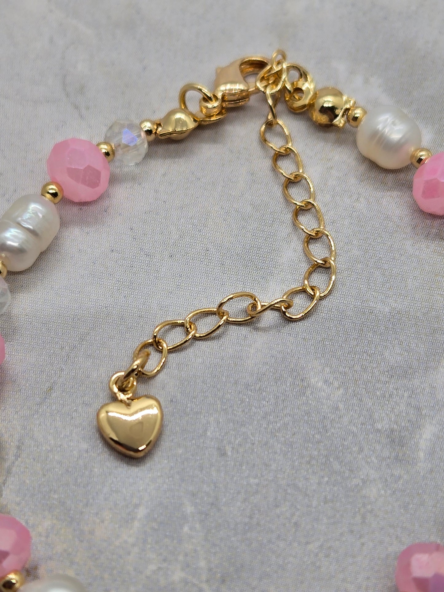 Pink and fresh water pearls bracelet
