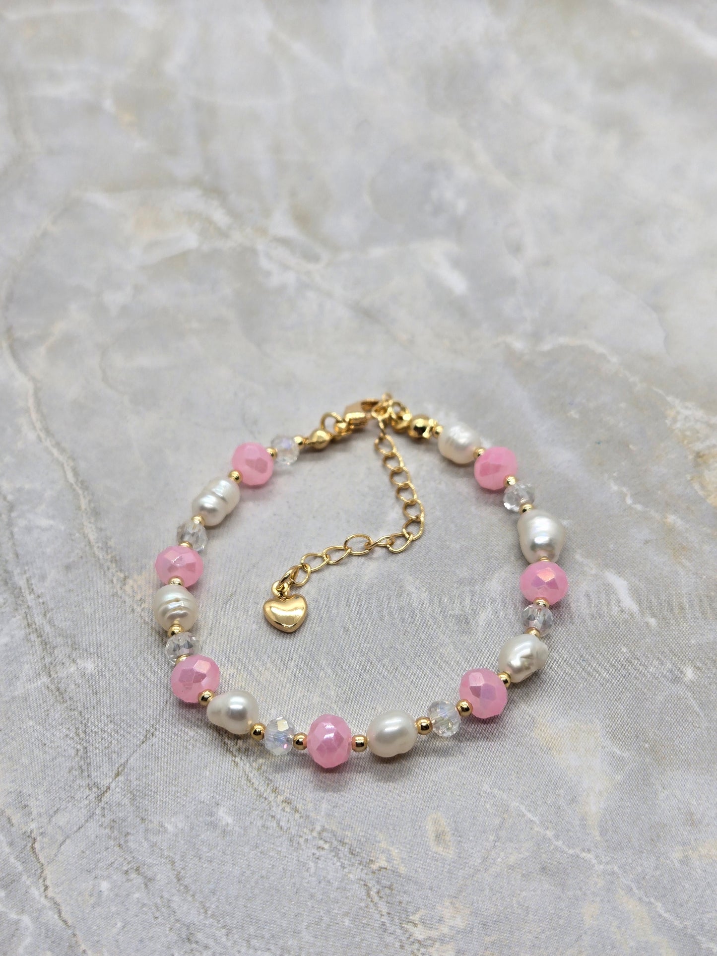Pink and fresh water pearls bracelet