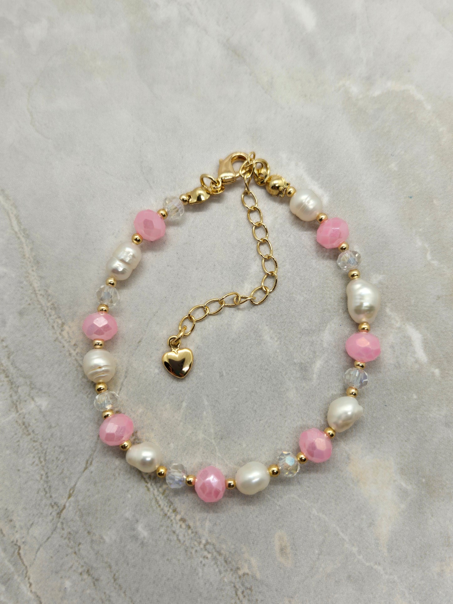 Pink and fresh water pearls bracelet