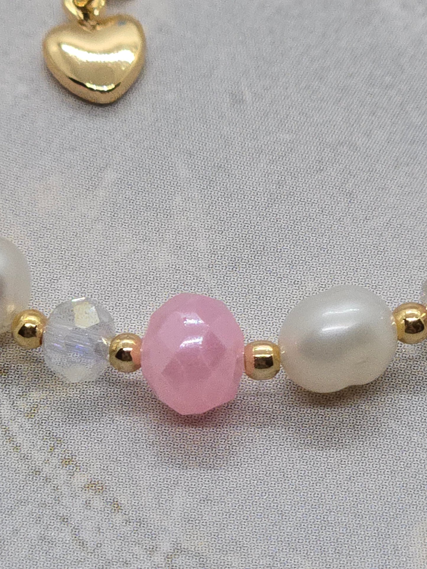 Pink and fresh water pearls bracelet